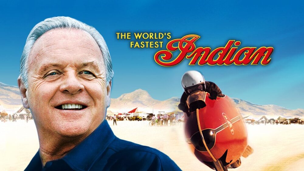 Yılı: 2006 - ABD, Yeni Zelanda, İsviçre, Japonya Süre: 127 Dakika Tür: Biyografi, Dram, Komedi, Macera, Spor Yönetmen: Roger Donaldson Oyuncular: Anthony Hopkins, Jessica Cauffiel, Craig Hall, Christopher Lawford, Chris Williams IMDB Puanı: 7.8/10 Filmin Konusu: Gerçek bir hikâyeden yola çıkan filmde, dünya hız rekoru efsanesi Burt Munro (Anthony Hopkins) ve hayatı konu ediliyor. Yaşamı boyunca klâsik Indian motosikletini mükemmelleştirmeye çalışan Burt, dünyanın bir ucundan Utah’taki Bonneville çöllerine motorunu denemek gider. Karşılaştığı tüm zorluklara rağmen, dünyanın en hızlı kişisi olmaya hak kazanacaktır. 1967 yılında Munro tarafından kırılan dünya rekorunu henüz geçebilen kimse olmadı.