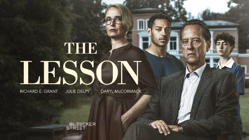 Ders - The Lesson (2023) filminin konusu: Hevesli ve genç bir yazar olan Liam Sommers, hayranı olduğu ünlü yazar J.M. Sinclair'in evinde oğluna ders vermek için işe alınır.